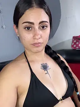 Snapshot of Azuna25 chatting on 05-16-26, 08:52 Azuna25 online show from 05-16-26, 08:52