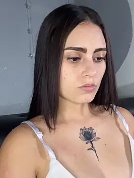 Snapshot of Azuna25 chatting on 05-18-26, 11:20 Azuna25 online show from 05-18-26, 11:20