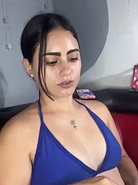 Snapshot of Azuna25 chatting on 05-05-26, 07:28 Azuna25 online show from 05-05-26, 07:28