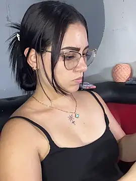 Snapshot of Azuna25 chatting on 04-30-26, 08:27 Azuna25 online show from 04-30-26, 08:27