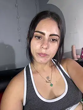 Snapshot of Azuna25 chatting on 04-27-26, 11:14 Azuna25 online show from 04-27-26, 11:14