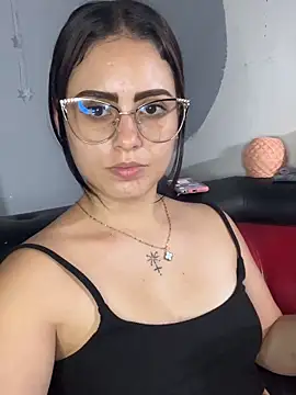 Snapshot of Azuna25 chatting on 04-30-26, 09:19 Azuna25 online show from 04-30-26, 09:19