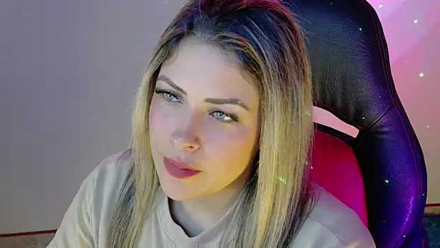 Natalia Montoya online show from 10-29-25, 06:51