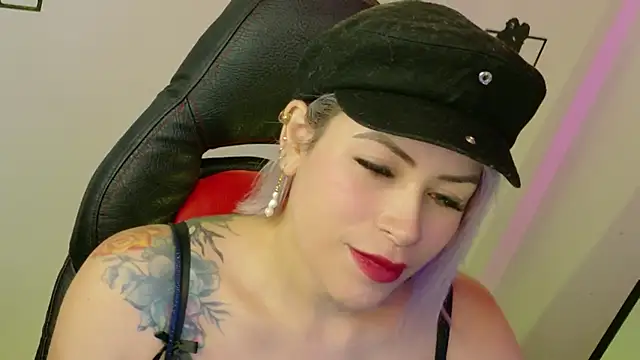 Natalia Montoya online show from 04-07-26, 01:40