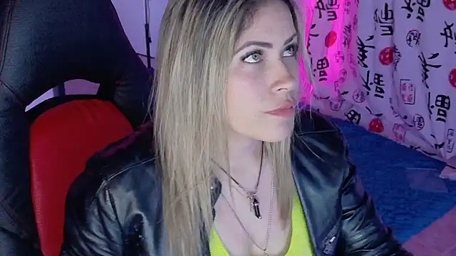 Snapshot of Natalia_Montoya chatting on 10-22-25, 12:21 Natalia Montoya online show from 10-22-25, 12:21