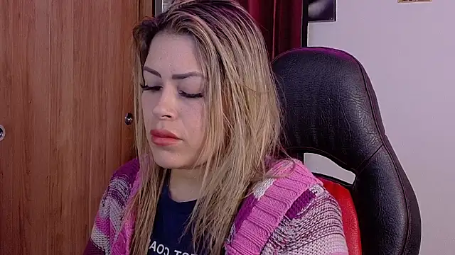 Snapshot of Natalia_Montoya chatting on 10-08-25, 05:42 Natalia Montoya online show from 10-08-25, 05:42