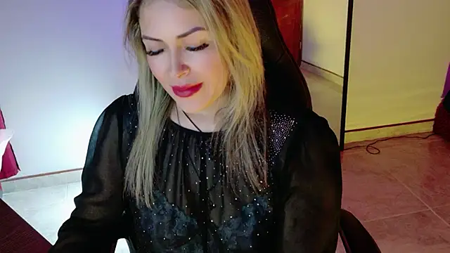 Natalia Montoya online show from 11-20-25, 08:09