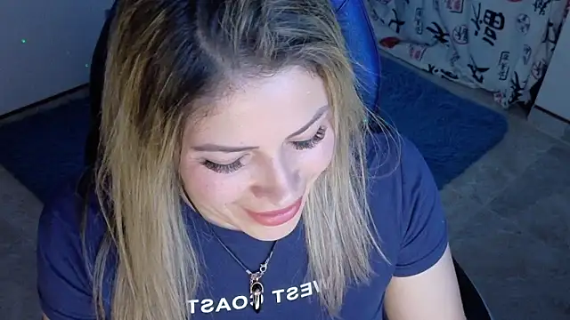 Snapshot of Natalia_Montoya chatting on 10-19-25, 12:46 Natalia Montoya online show from 10-19-25, 12:46