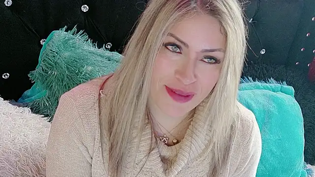 Natalia Montoya online show from 12-15-25, 05:52