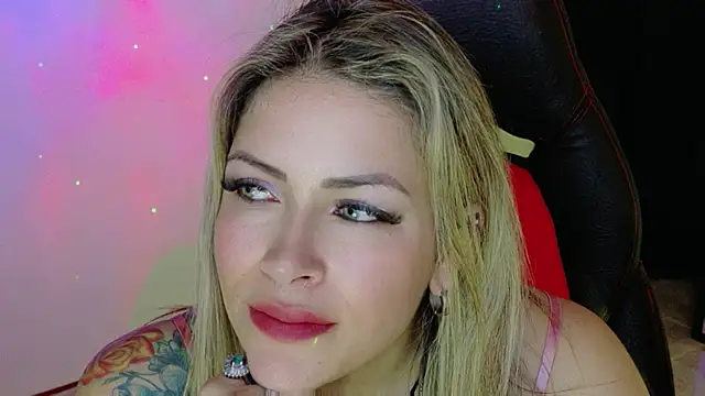 Natalia Montoya online show from 11-26-25, 09:15