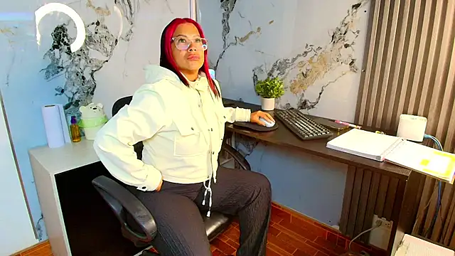 AlixLong online show from 01-07-26, 03:22