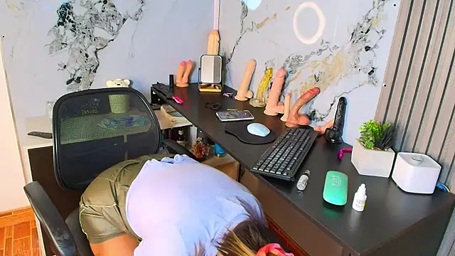 AlixLong online show from 09-27-25, 10:10