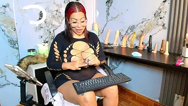 Snapshot of AlixLong chatting on 02-03-26, 03:15 AlixLong online show from 02-03-26, 03:15