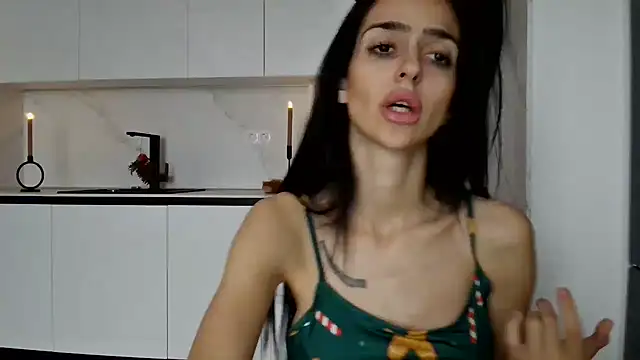 Snapshot of exotic_brunettee chatting on 12-28-24, 01:38 exotic brunettee online show from 12-28-24, 01:38