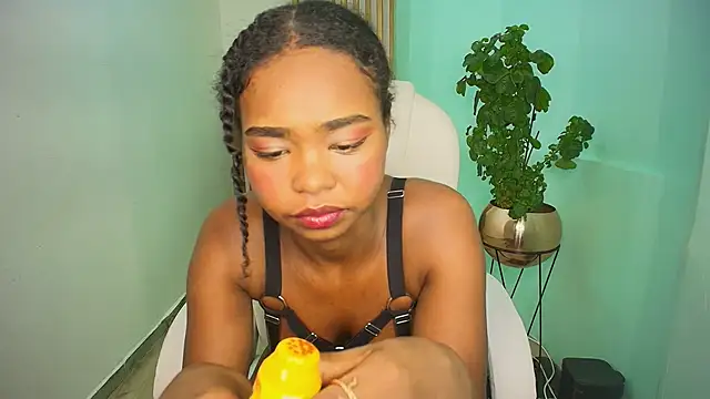 LaurenSnow online show from 02-22-25, 01:33