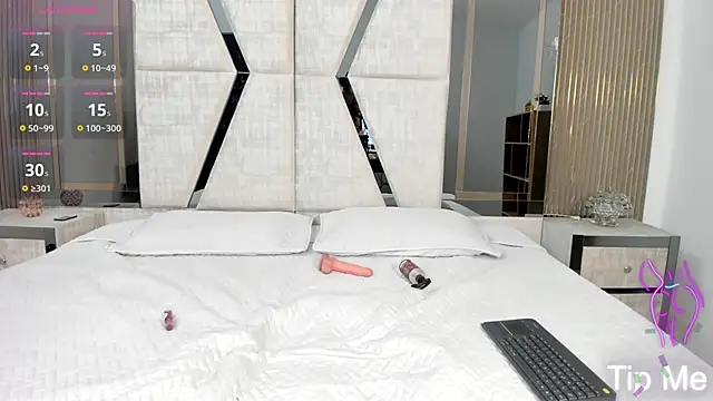 LaurenSnow online show from 09-20-25, 03:06