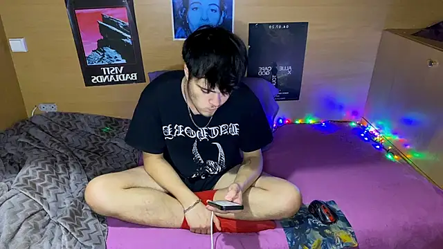 Snapshot of mystrauud chatting on 10-16-25, 05:43 mystrauud online show from 10-16-25, 05:43