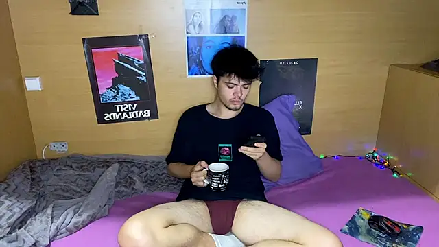 Snapshot of mystrauud chatting on 10-19-25, 08:00 mystrauud online show from 10-19-25, 08:00