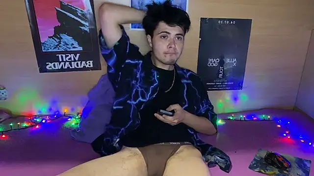 Snapshot of mystrauud chatting on 10-11-25, 05:58 mystrauud online show from 10-11-25, 05:58