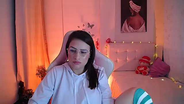 esmeraldaa230 online show from 02-25-25, 01:32