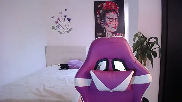 esmeraldaa230 online show from 03-03-26, 06:59