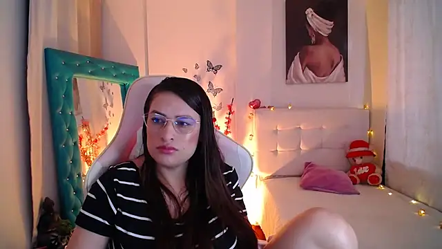 esmeraldaa230 online show from 02-27-25, 05:05