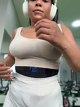 Snapshot of Anabel693 chatting on 05-06-26, 11:36 Anabel693 online show from 05-06-26, 11:36