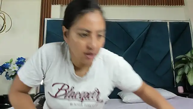 Snapshot of Valeer_abby chatting on 05-21-26, 12:57 Valeer abby online show from 05-21-26, 12:57