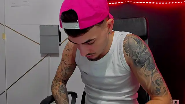 Snapshot of BrandonTate chatting on 02-07-26, 06:21 BrandonTate online show from 02-07-26, 06:21