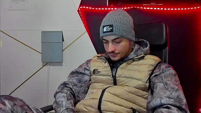 Snapshot of BrandonTate chatting on 02-10-26, 05:28 BrandonTate online show from 02-10-26, 05:28