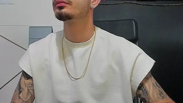 Snapshot of BrandonTate chatting on 05-24-26, 05:18 BrandonTate online show from 05-24-26, 05:18