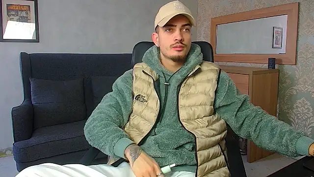 Snapshot of BrandonTate chatting on 03-03-26, 12:01 BrandonTate online show from 03-03-26, 12:01