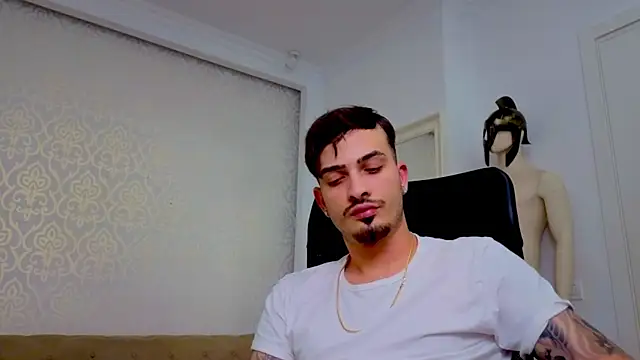 Snapshot of BrandonTate chatting on 05-20-26, 04:15 BrandonTate online show from 05-20-26, 04:15