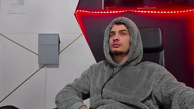 Snapshot of BrandonTate chatting on 02-27-26, 05:29 BrandonTate online show from 02-27-26, 05:29