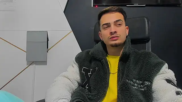 Snapshot of BrandonTate chatting on 01-18-26, 05:22 BrandonTate online show from 01-18-26, 05:22