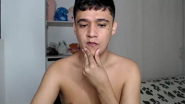 Snapshot of kaiine190 chatting on 02-21-26, 03:03 kaiine190 online show from 02-21-26, 03:03