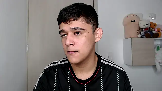 Snapshot of kaiine190 chatting on 02-06-26, 09:38 kaiine190 online show from 02-06-26, 09:38