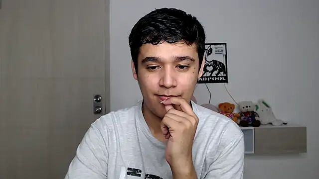 kaiine190 online show from 10-27-25, 06:47