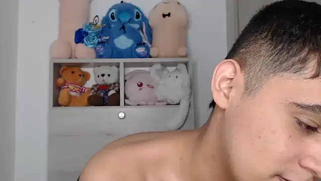 Snapshot of kaiine190 chatting on 02-18-26, 06:33 kaiine190 online show from 02-18-26, 06:33