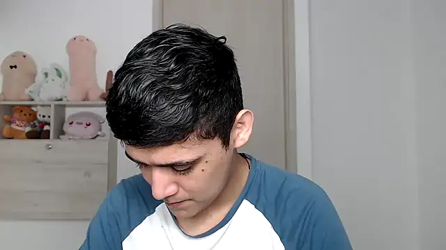 kaiine190 online show from 12-17-25, 06:29