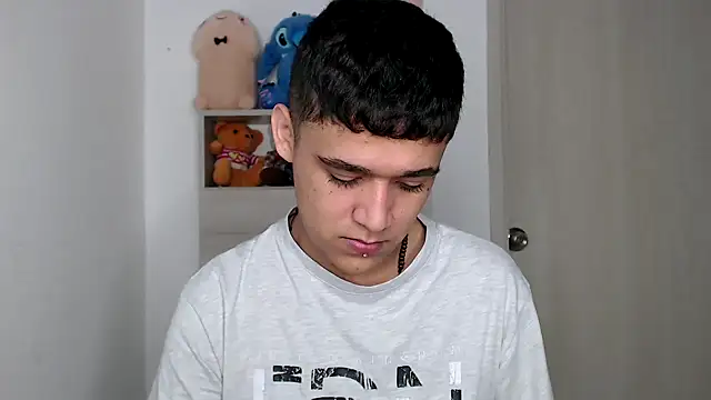 Snapshot of kaiine190 chatting on 02-16-26, 10:03 kaiine190 online show from 02-16-26, 10:03