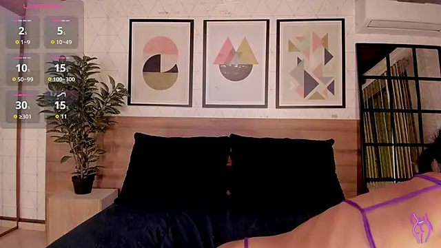 LunaRuso online show from 11-05-25, 08:56