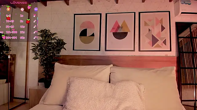 LunaRuso online show from 03-16-26, 07:38