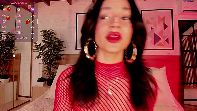 Snapshot of LunaRuso chatting on 02-07-26, 07:44 LunaRuso online show from 02-07-26, 07:44