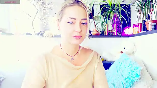  JuliaSpace  online show from 11-15-25, 12:31