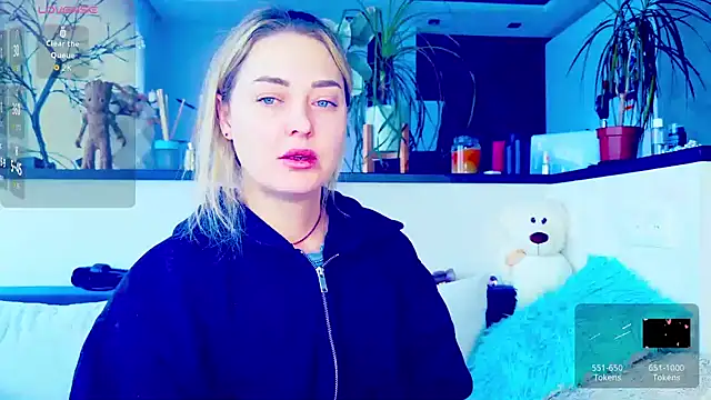  JuliaSpace  online show from 02-08-26, 09:51