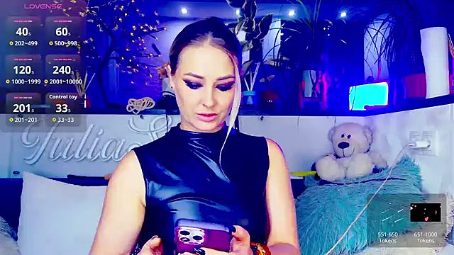 Snapshot of _JuliaSpace_ chatting on 09-27-25, 04:46 JuliaSpace online show from 09-27-25, 04:46