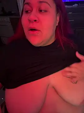 Snapshot of Juicyjordie chatting on 10-31-25, 03:25 Juicyjordie online show from 10-31-25, 03:25