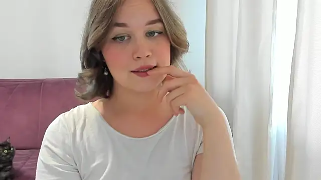 Snapshot of AlicePopsy chatting on 07-25-26, 04:02 AlicePopsy online show from 07-25-26, 04:02