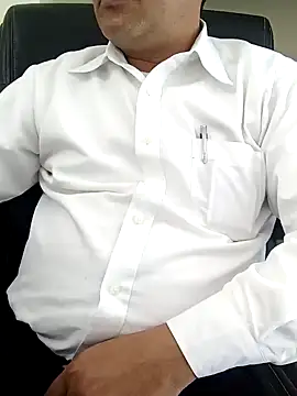Snapshot of Hot-man39 chatting on 12-21-24, 08:28 Hot-man39 online show from 12-21-24, 08:28